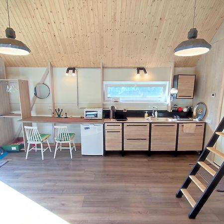 Modern Sauna Cabin In Horse Ranch Liyeplauke Exteriér fotografie